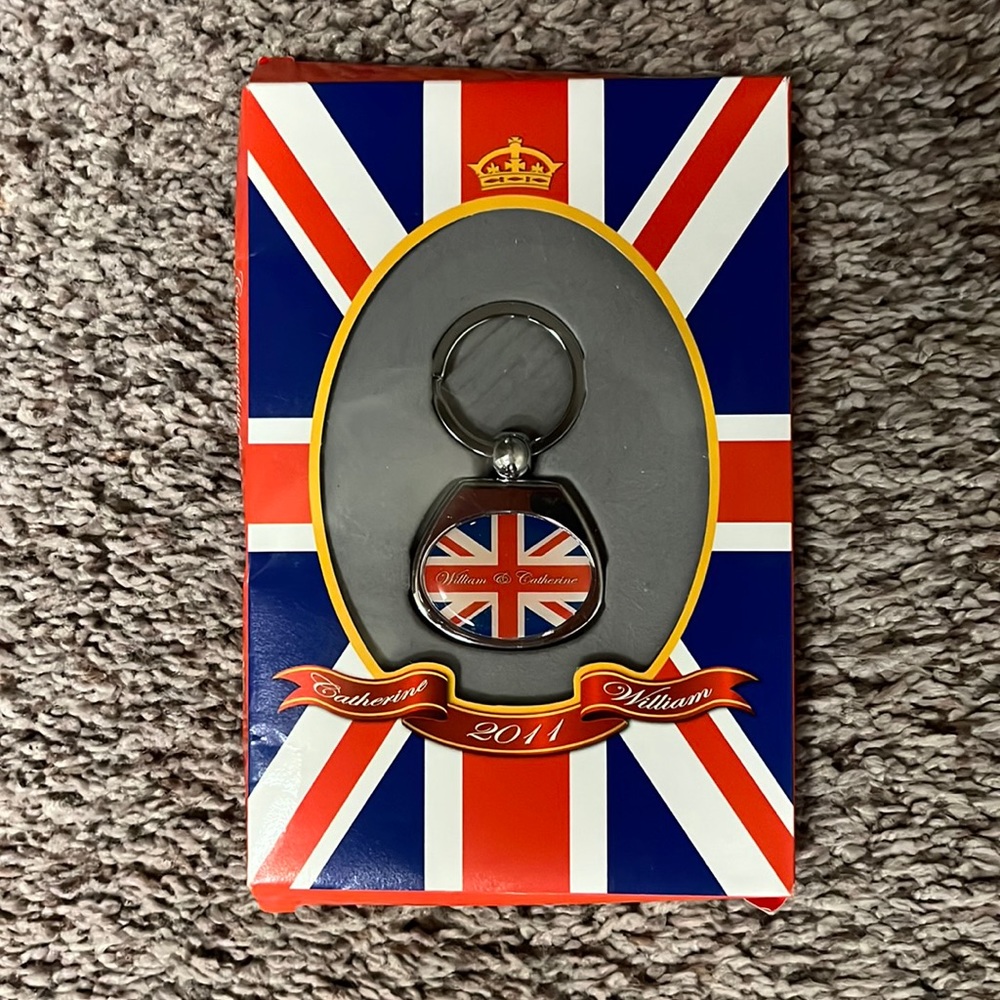 Key Chain-Commemorating the Royal Engagement & Marriage of William and Katherine